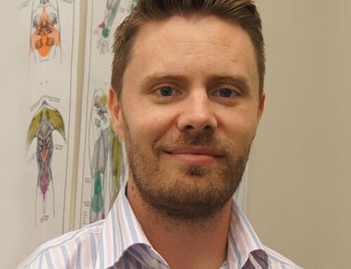 simon nash 500x383 - What is sciatica, and how can chiropractic help?
