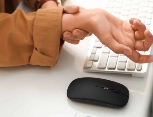 What causes hand tingling and can a chiropractor help   Feature Cover 500x383 - What causes shoulder pain and how can chiropractic help?